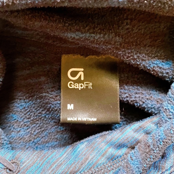 ❤️4/$40 SALE! ❤️ GAPFit Active Wear Pullover - Picture 5 of 6